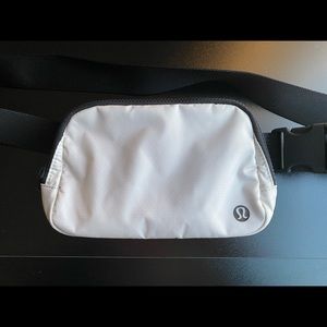 Lululemon Everywhere Belt Bag NWOT